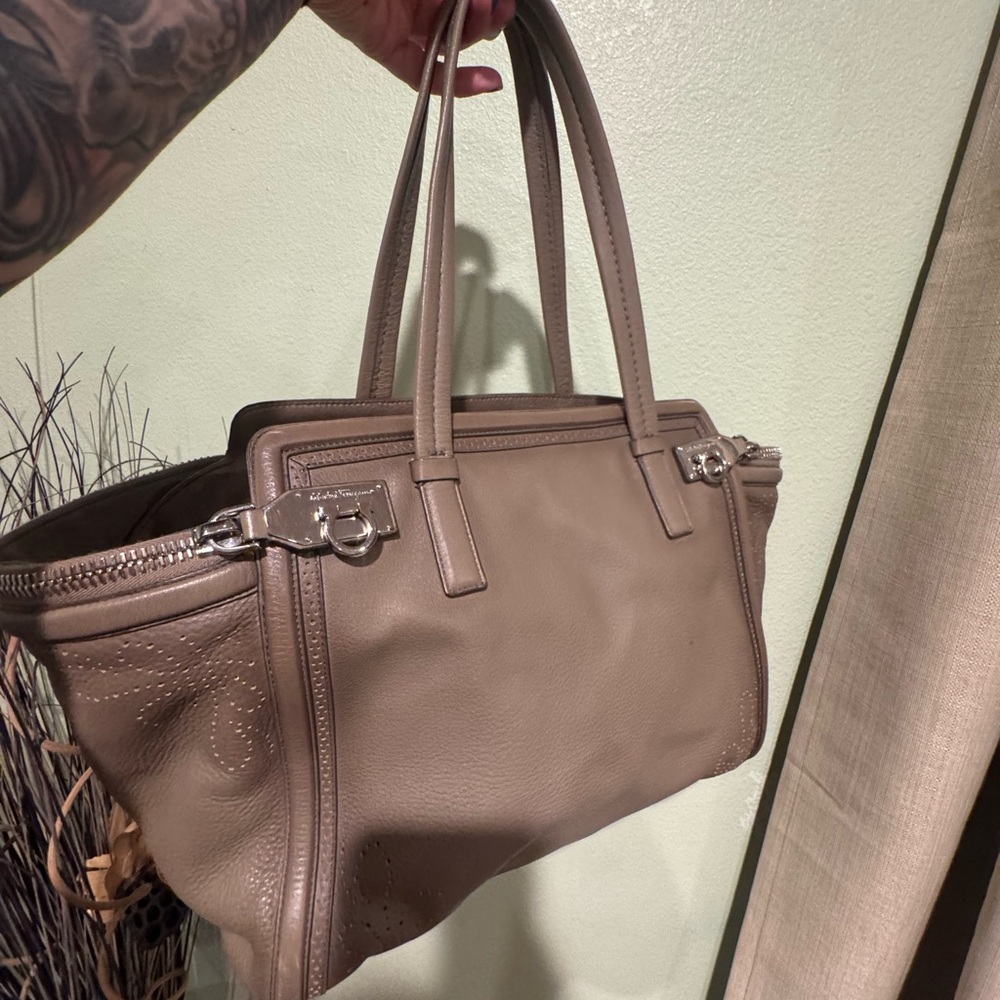 Elegant Taupe Leather Handbag